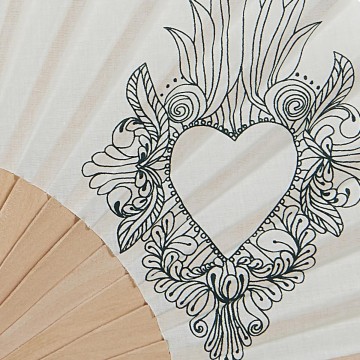 Hand fan COEUR SACRE ivoire 2