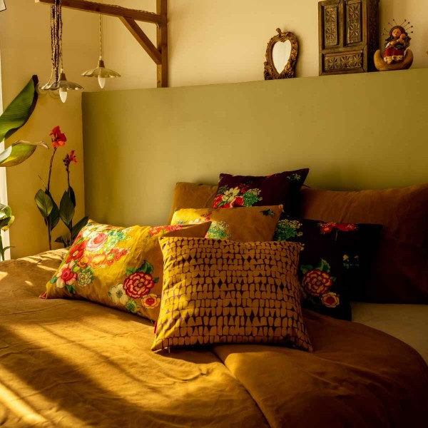 Velvet cushion cover ZANZIBAR safran...