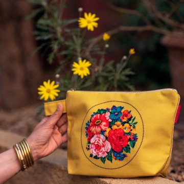 Pouch HOLY yellow 19x28cm 2