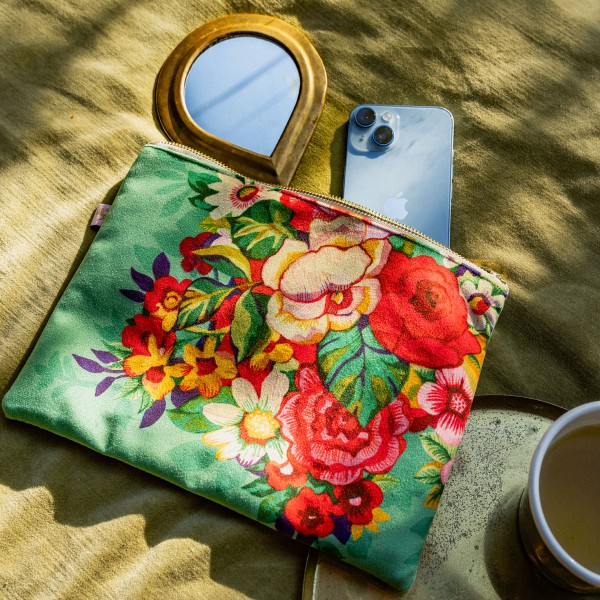 Velvet pouch MIA green