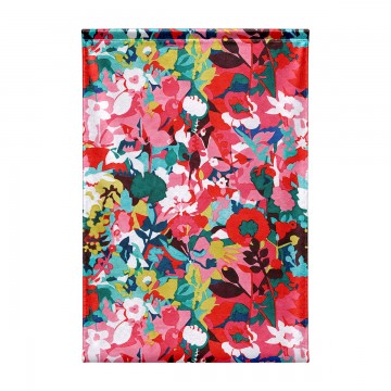 Tenture murale en tissu JAVA 90 x 135 cm, fleurs et feuillages découpés, rouge, rose et turquoise, accrochée dans un salon 2