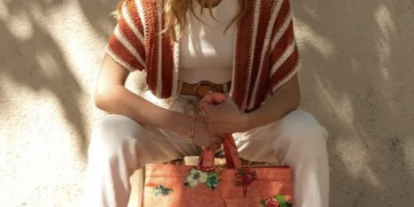 Voyagez avec style : plongez dans l'élégance bohème des tote bags en velours