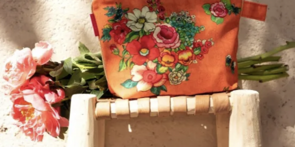 Des cadeaux uniques : offrez une touche personnelle avec les pochettes en velours