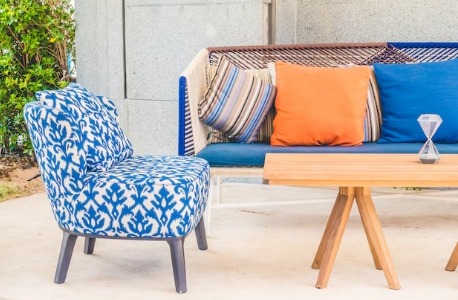 Méthodes de nettoyage efficaces pour différents types de tissus utilisés en extérieur