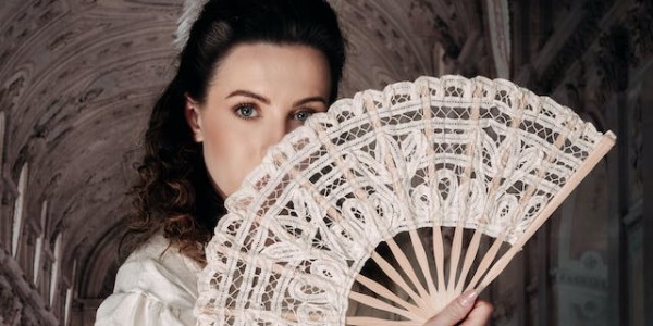 L’éventail en Europe, adoption par la noblesse